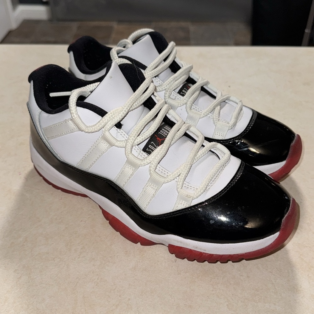 Air Jordan 11 Retro Low Concord Bred - Picture 3 of 7